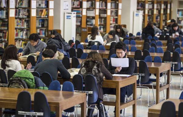 부산 한 대학 도서관. 사진은 기사와 관련 없음. 국제신문 DB