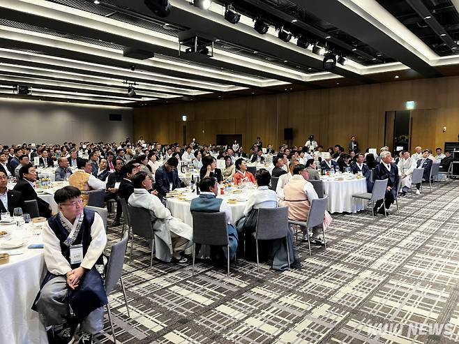 25일 오후 정선 파크로쉬 리조트앤웰니스에서 열린 '제50주년 정선아리랑제' 초청 인사 환영 리셉션이 열렸다. 윤수용 기자