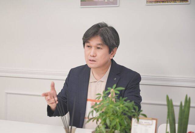 최상훈 화양교회 목사가 최근 서울 광진구 교회 목양실에서 교회에서 활발하게 진행되는 기도 운동에 관해 설명하고 있다. 화양교회 제공