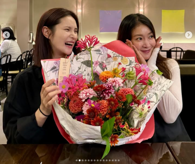 가수 거미(왼쪽)와 배우 이시영. /이시영 소셜미디어