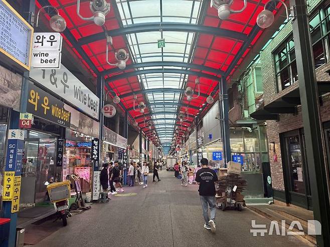 [서울=뉴시스] 하다임 인턴 기자 = 23일 오후 2시 서울 마장동 축산시장의 한산한 모습. 2025.09.24. hadaim@newsis.com