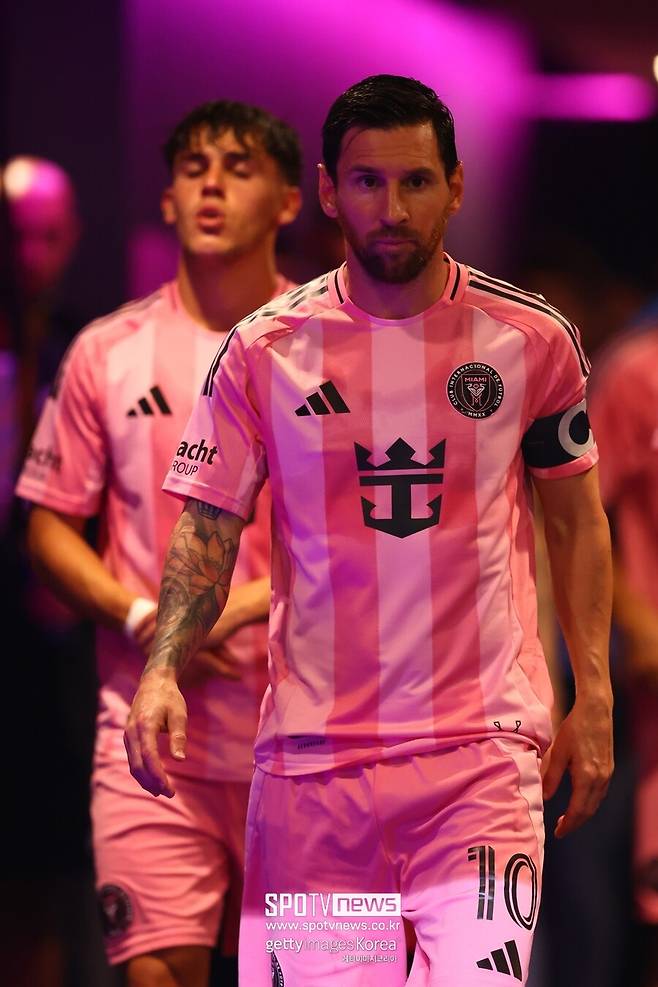 ▲ MLS 득점왕 경쟁은 시즌 막판에 더욱 뜨겁게 달아오르고 있다. 손흥민이 만들어준 기회 위에서 부앙가가 '축구의 신'을 넘어설 수 있을지 지켜보게 된다. 손흥민이 일으킨 변화는 이미 팀을 넘어 리그 전체를 흔들고 있다.