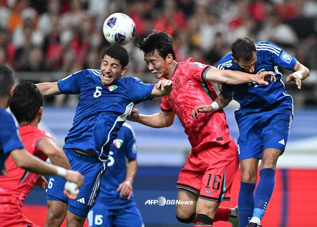 한국 축구대표팀에서 이한범(가운데). /AFPBBNews=뉴스1