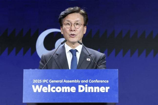 김민석 국무총리가 25일 서울 강남구 웨스틴서울파르나스에서 열린 서울IPC총회 환영만찬에 참석해 축사를 하고 있다. /사진=총리실 제공