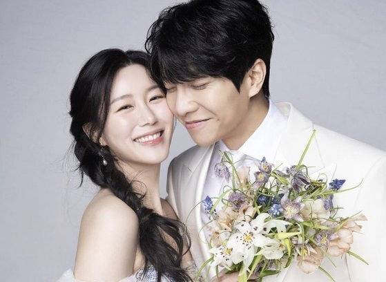 (왼쪽부터) 이다인, 이승기