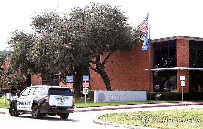 24일 총격 발생한 미 텍사스 댈러스의 ICE 시설 [AFP=연합뉴스. 재판매 및 DB 금지]