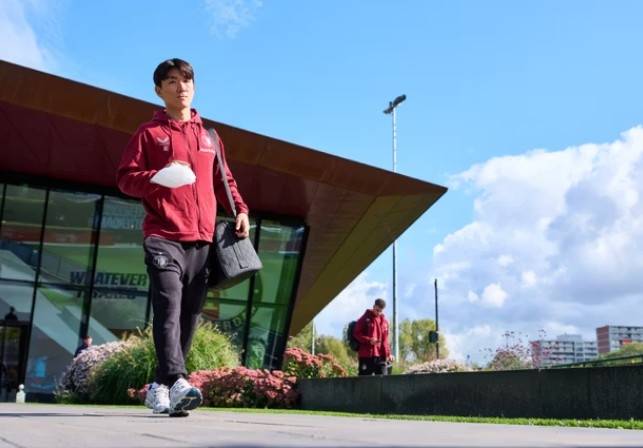 황인범 [페예노르트 홈페이지 캡처. 재판매 및 DB 금지]