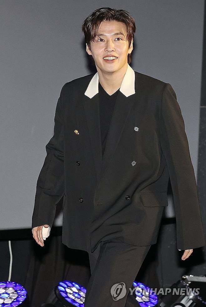 입장하는 강하늘 (서울=연합뉴스) 이재희 기자 = 배우 강하늘이 25일 서울 CGV 용산아이파크몰점에서 열린 영화 '퍼스트라이드' 제작보고회에 참석하고 있다. 2025.9.25 scape@yna.co.kr