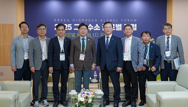 한국가스안전공사 박경국 사장과 만난 오영훈 지사.