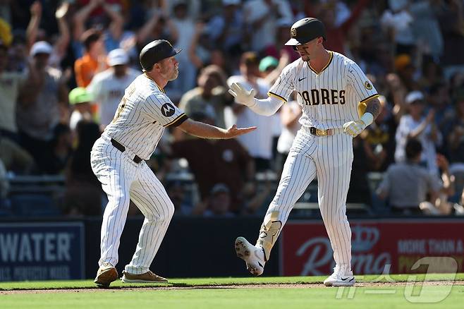 샌디에이고 파드리스와 시카고 컵스가 41년 만에 가을야구에서 격돌한다. ⓒ AFP=뉴스1