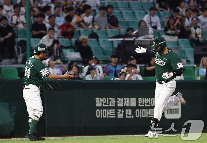 SSG 랜더스 류효승(오른쪽). 2025.9.5/뉴스1 ⓒ News1 김성진 기자