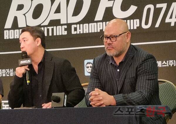 정문홍 로드FC 회장(왼쪽)과 금광산. ⓒ스포츠한국 김성수 기자