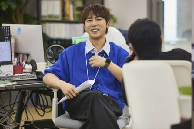 코미디언 김원훈이 쿠팡플레이 'SNL 코리아'에 이어 '직장인들' 시리즈까지 출연하며 많은 이들에게 웃음을 안기고 있다. /쿠팡플레이