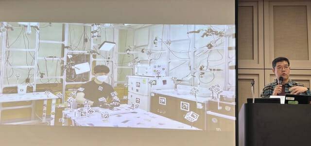 류중희 리얼월드 대표가 26일 오픈 로보틱스 AI 포럼에서 발표하고 있다. (사진=지디넷코리아 신영빈 기자)