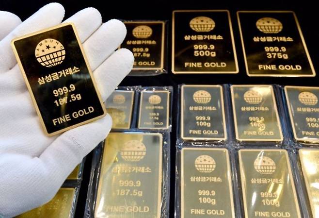 금값 급등에도 주요 건설사들이 '황금 포상' 전통을 이어가고 있다. 사진은 삼성금거래소의 골드바. 삼성금거래소.
