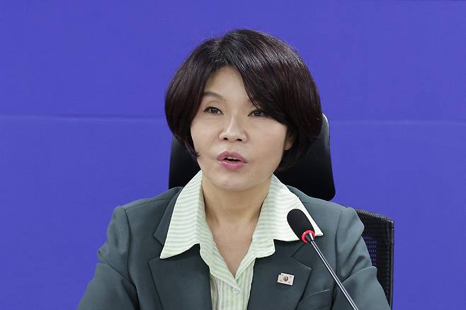 한정애 더불어민주당 정책위의장이 지난 25일 서울 여의도 국회에서 열린 더불어민주당 보이스피싱 TF 출범식 및 당정협의에서 인사말을 하고 있다. /뉴스1