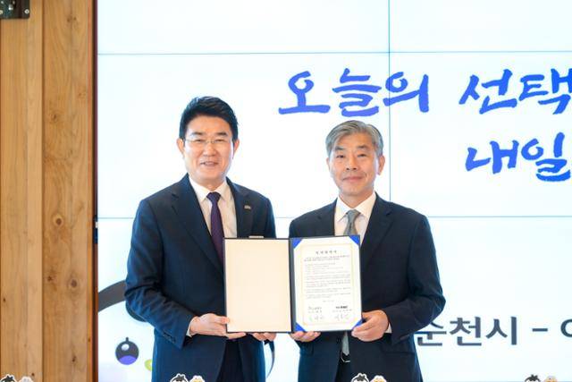 26일 노관규 순천시장과 이호인 여수MBC 대표이사가 여수MBC 순천 이전을 골자로 한 협약식을 갖고 있다. 순천시 제공