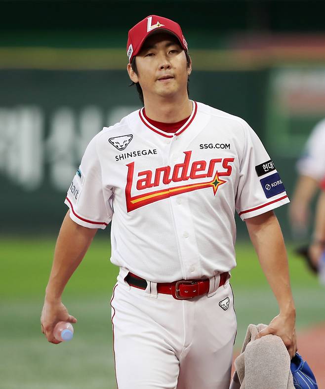 25일 인천 KT전에서 패전 투수가 된 오른손 투수 문승원. SSG 제공