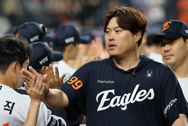 한화 이글스가 LG트윈스와의 홈 3연전에서 반전을 노린다. 사진은 한화에서 활약 중인 류현진의 모습. /사진=뉴스1