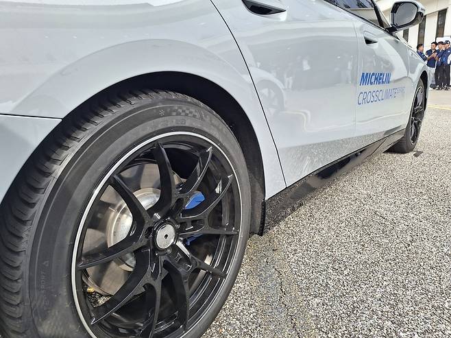 미쉐린 크로스클라이밋 3가 장착된 BMW 차량 [용인=김성우 기자]