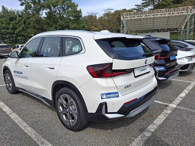미쉐린 크로스클라이밋 3가 장착된 BMW iX1 [용인=김성우 기자]