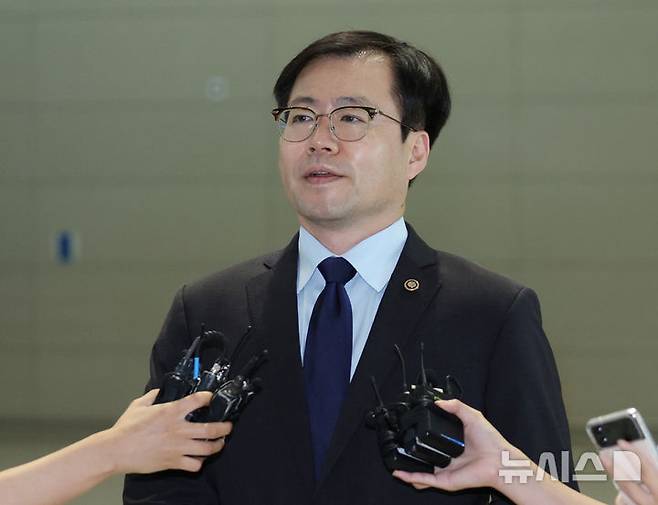 [인천공항=뉴시스] 김진아 기자 = 여한구 산업통상자원부 통상본부장. 2025.09.15. bluesoda@newsis.com