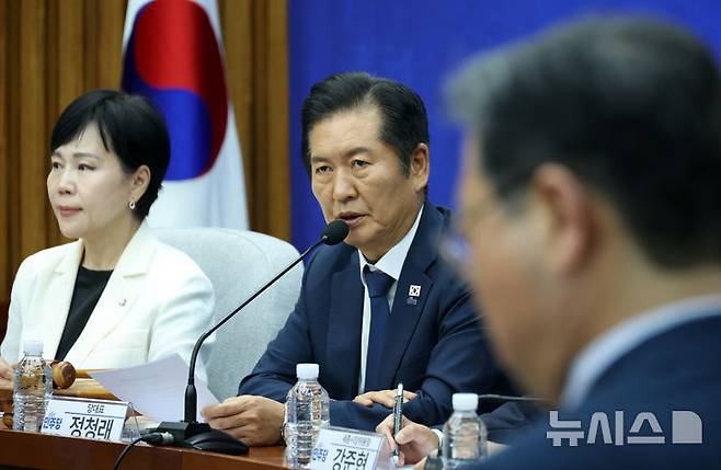 [서울=뉴시스] 고승민 기자 = 정청래 더불어민주당 대표가 26일 서울 여의도 국회에서 열린 시도당위원장 연석회의에서 발언하고 있다. 2025.09.26. kkssmm99@newsis.com