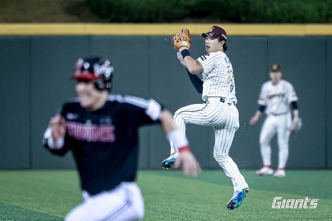 25일 LG와 롯데의 경기 모습. 롯데는 이날 1 대 11 대패를 당하면서 가을 야구 희망이 더 희박해졌다. 롯데