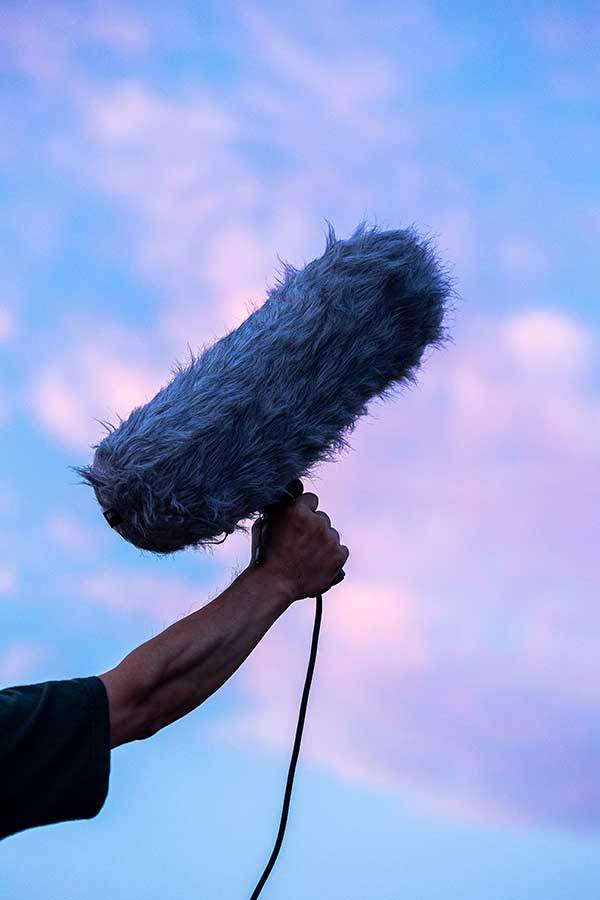 정만영씨가 붐마이크를 손에 들고 있다. &nbsp;