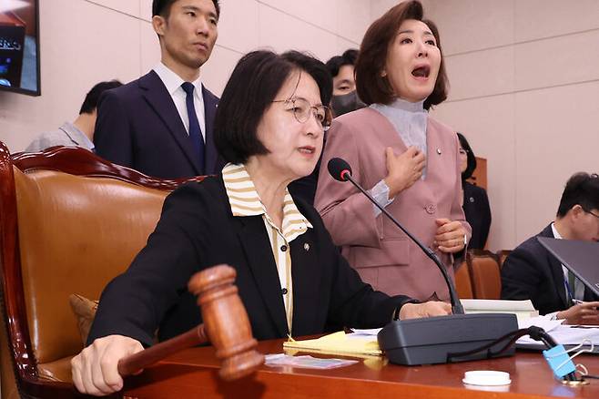 추미애 위원장에게 항의하는 나경원 의원 (지난 22일, 국회 법사위)