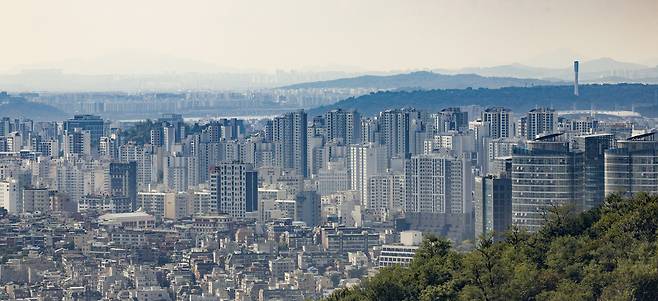 분당은 이미 포화 상태로, 추가 이주 수요 흡수가 어렵다는 지적이 제기된다. 뉴시스