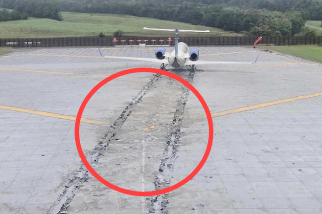 미국 지역 항공사인 커뮤트에어의 여객기가 24일(현지시간) 버지니아주(州) 로어노크-블랙스버그 공항에 착륙 중 활주로를 벗어났으나 특수제동장치(EMAS) 도움으로 안전하게 정지했다. AP 뉴시스