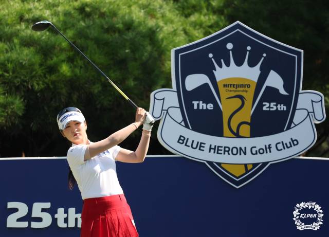 하이트진로 챔피언십 2라운드 10번 홀에서 드라이버 샷하는 이예원. 사진 제공=KLPGA