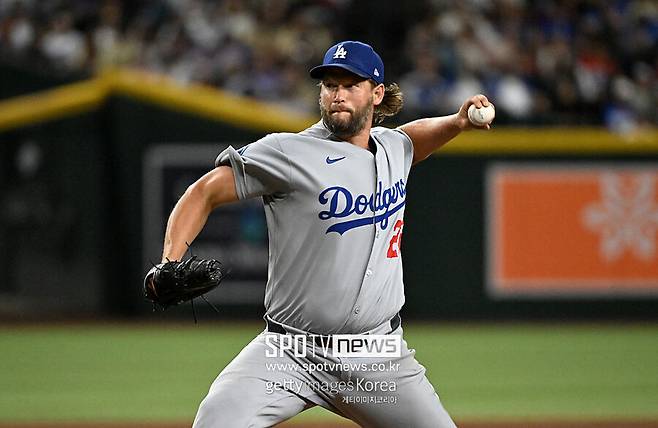 ▲ 클레이튼 커쇼는 25일 애리조나전에 구원 등판해 9회를 무실점으로 막아 냈다.