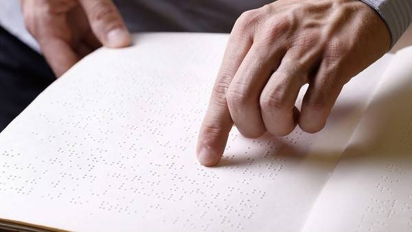 김준영 점역ㆍ교정사의 목표는 '선거 공보물의 점역 의무화 확대'다.[사진 | 게티이미지뱅크]