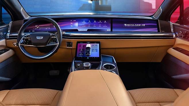 캐딜락 에스컬레이드 IQ 실내