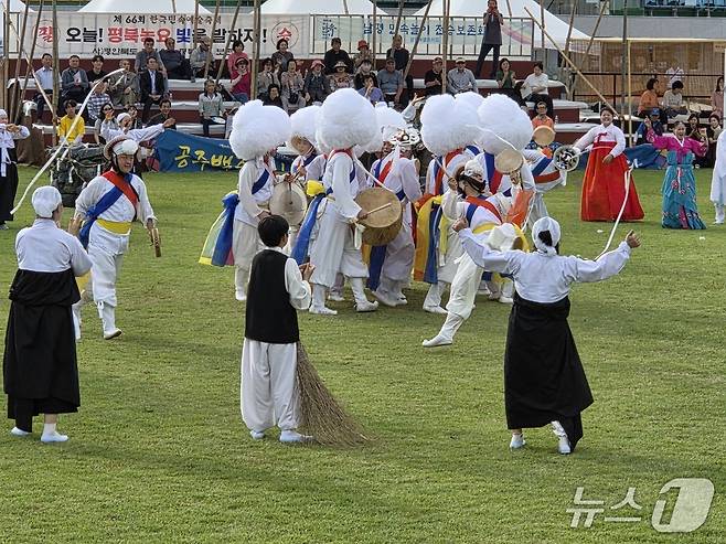 경북 김천시 지신밟기 경연 장면 /뉴스1 장인수 기자