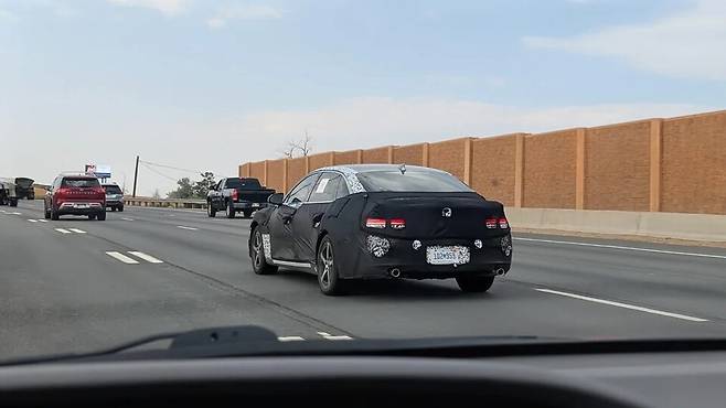 제네시스 G80 하이브리드 테스트카 (출처=오토스파이넷)