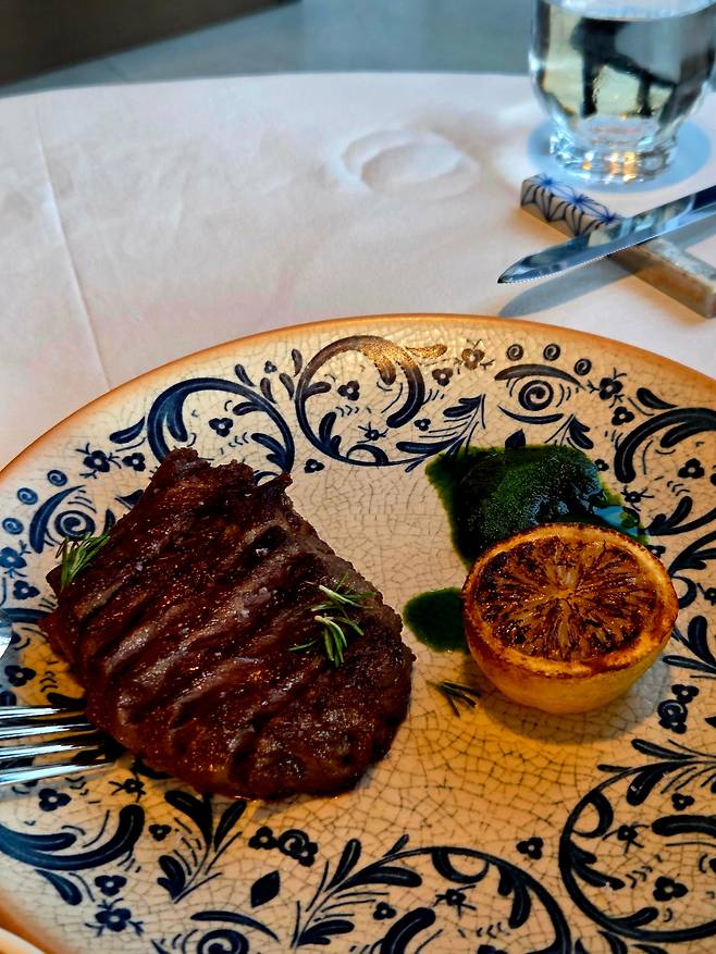 미야코지마는 소고기가 유명하다. 레스토랑 '나기'의 '미야코 소고기 스테이크'. /조유미 기자