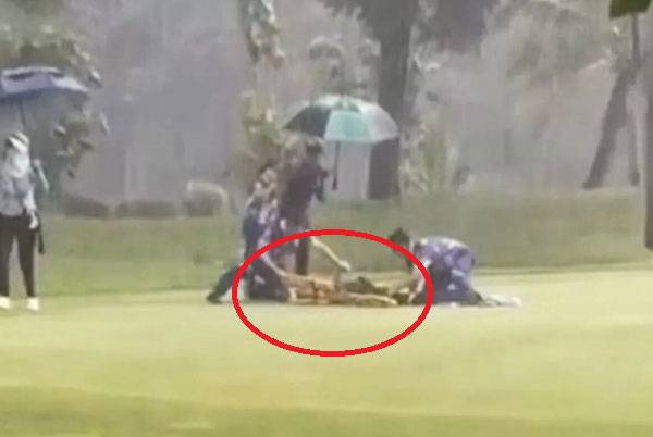 태국에서 폭우가 쏟아지는 가운데 골프 경기가 강행되던 중 여성 캐디가 벼락에 맞아 숨지는 사고가 발생했다./사진=Wassayos Ngamkham