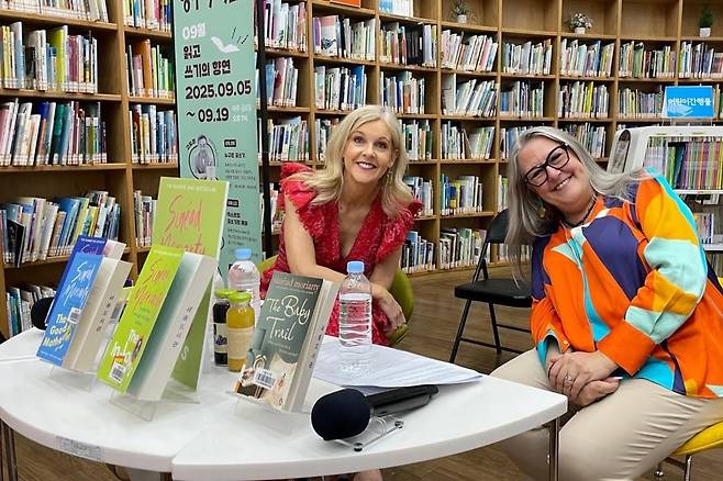 Irish writer Sinead Moriarty (left) and Irish Ambassador to Korea Michelle Winthrop pose for a photo after a book talk at the Seoul Metropolitan Library in Seoul, Sept. 12. (Embassy of Ireland, Korea)