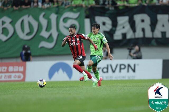 서울과 전북의 경기 모습/한국프로축구연맹