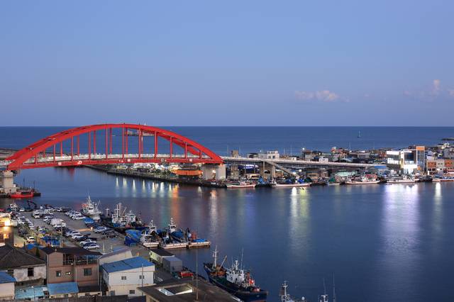 당일 버스 투어가 진행되는 강원 속초의 풍경. 클립아트코리아