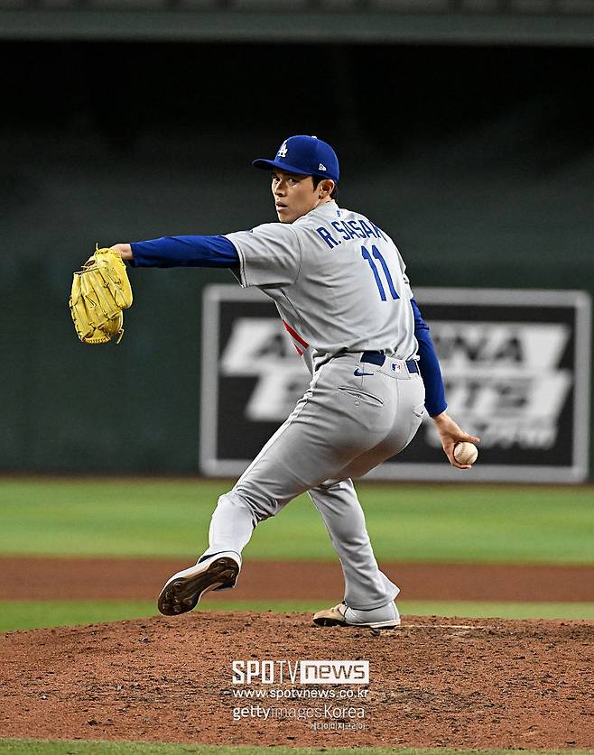 ▲ 불펜투수로 복귀한 사사키 로키가 2경기 연속 1이닝 무실점을 기록했다. 27일 시애틀전에서는 칼 랄리를 3구 삼진으로 돌려세웠다. 스플리터만 3개를 던졌다.