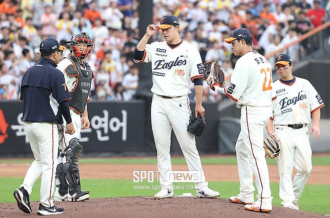 ▲ 문동주는 9월 마지막 선발 두 번의 등판에서 모두 부진하며 4점대 평균자책점으로 시즌을 마무리할 위기다 ⓒ곽혜미 기자