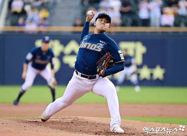 18일 오후 서울 송파구 잠실야구장에서 열린 '신한 SOL Bank KBO리그' NC 다이노스와 LG 트윈스의 경기, 1회말 NC 선발투수 김녹원이 역투하고 있다. 엑스포츠뉴스 DB