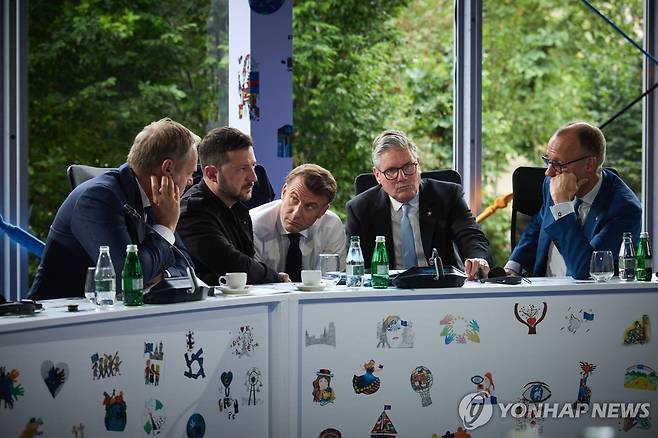 트럼프와 통화하는 유럽 정상들 [UPI 연합뉴스 자료사진. 재판매 및 DB 금지]