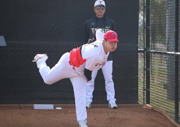 조상우의 불펜 피칭(사진=KIA)