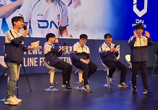 - EWC를 뜨겁게 만든 물골드의 세레머니도 재현됐다