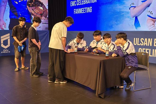 - 앞으로도 승승장구 행보 기대합니다